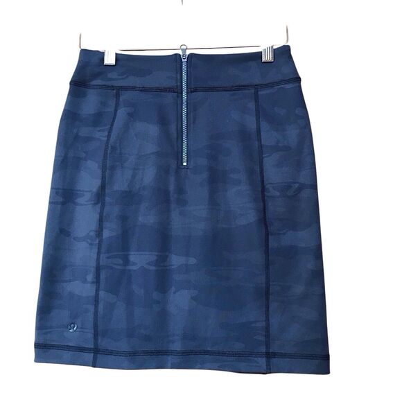 Lululemon Rocket Skirt Size 4 Black Retro Camo BLK/RCMO Luon Stretchy Mid-thigh - Picture 2 of 5